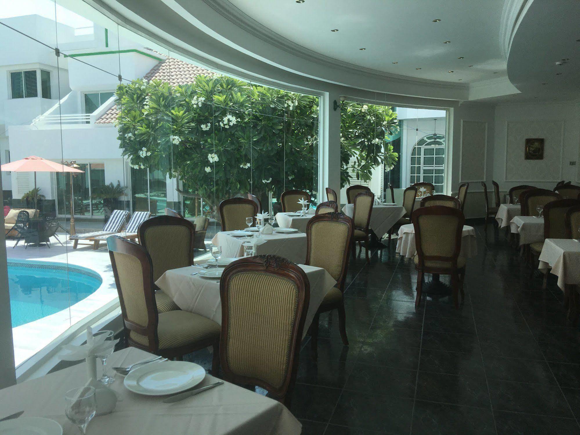 Al Khalidiah Resort Sharjah Exterior foto